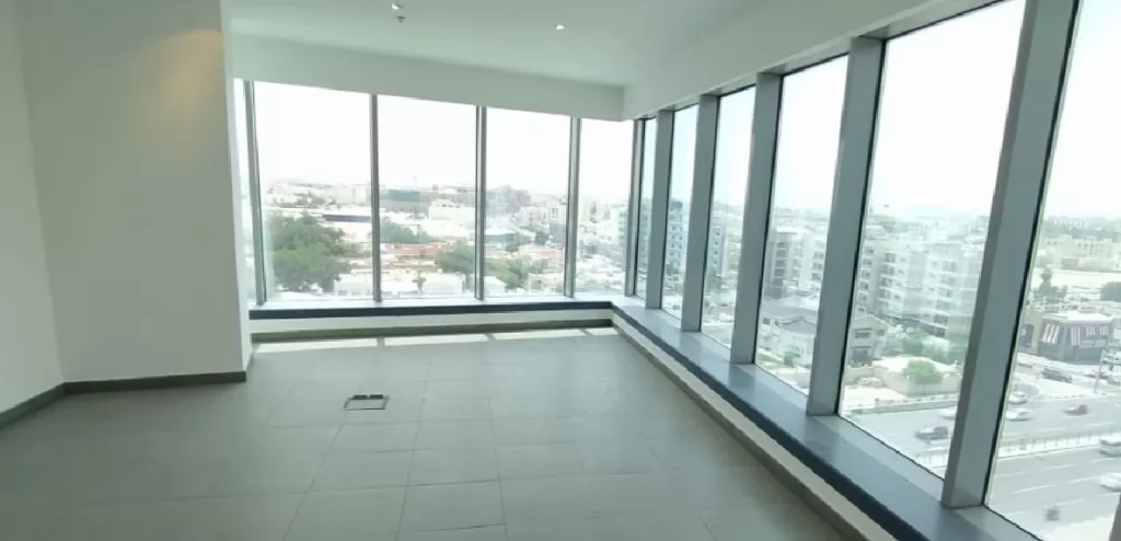 Kommerziell Klaar eigendom S/F Büro  zu vermieten in Al Sadd , Doha #13269 - 4  image 